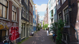 Amsterdam : a "typical" residential area in the old city of Amsterdam