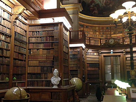 パリ：撮影取材：コーディネーターの写真：国会議事堂の図書館内